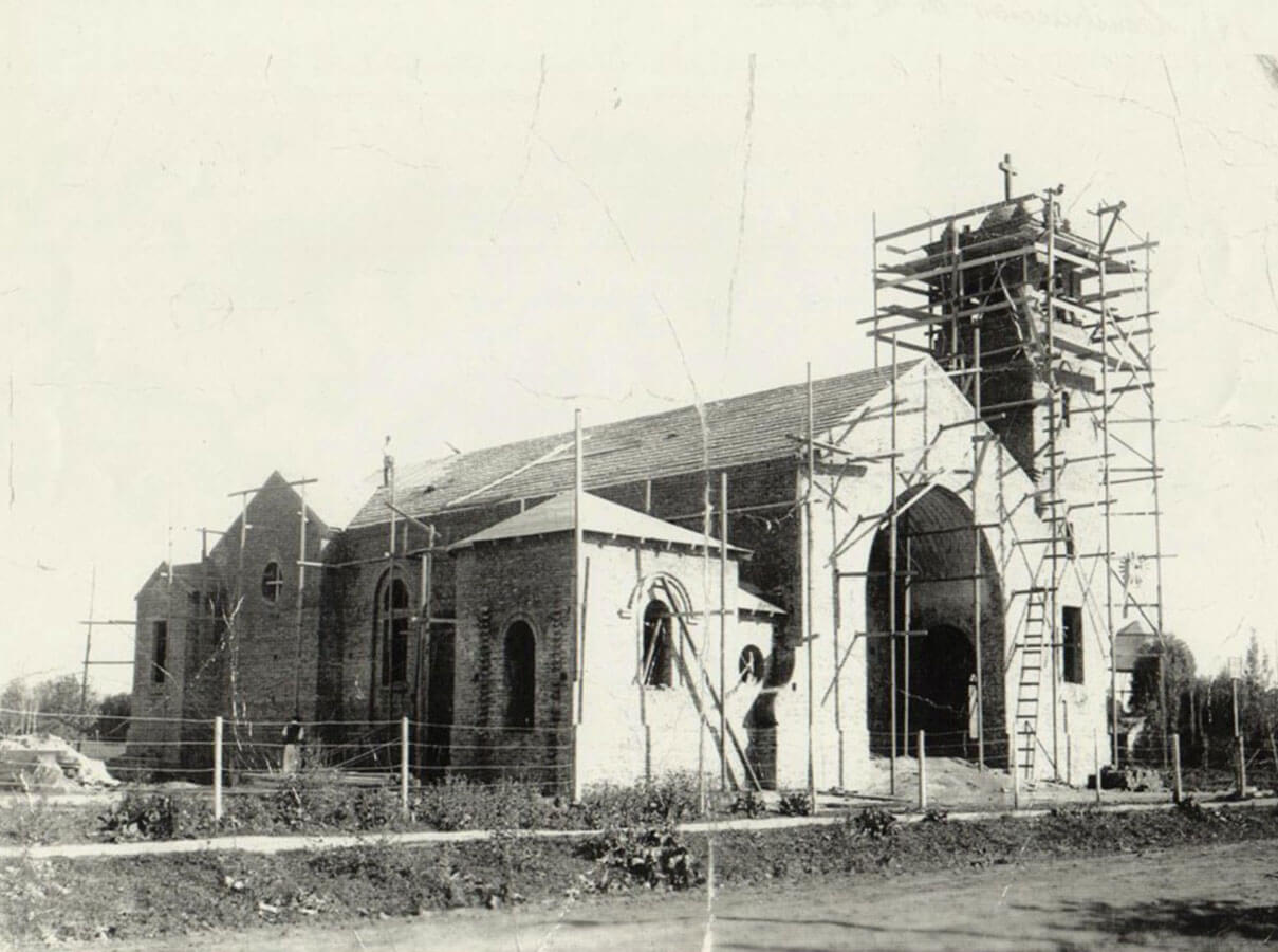 Construcción de la futura Parroquia Cristo Rey (circa 1939)